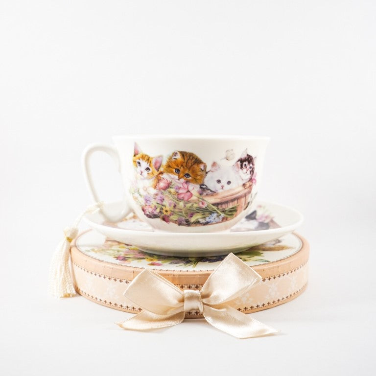 Antique_Cat_Print_Cup_Saucer_Set_Kimmerkatz_Melbourne_2.jpg  1061 × 1061px  Presented in an earthy theme colour: white for the background and cream/beige for the overall combination.