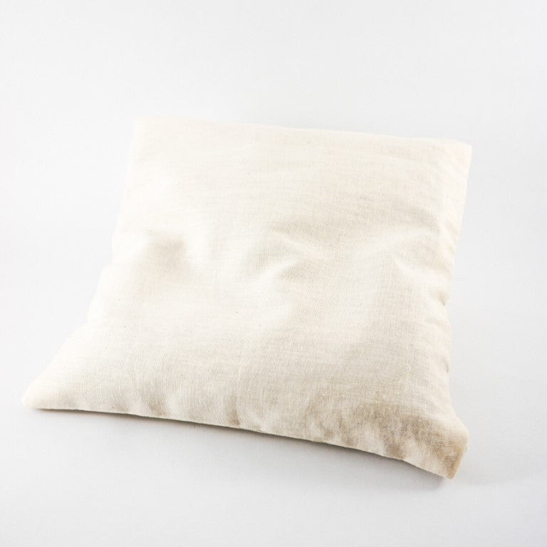 The organic wheat is kept inside this satchel. The satchel is knitted on every side to keep the organic herbs secure.