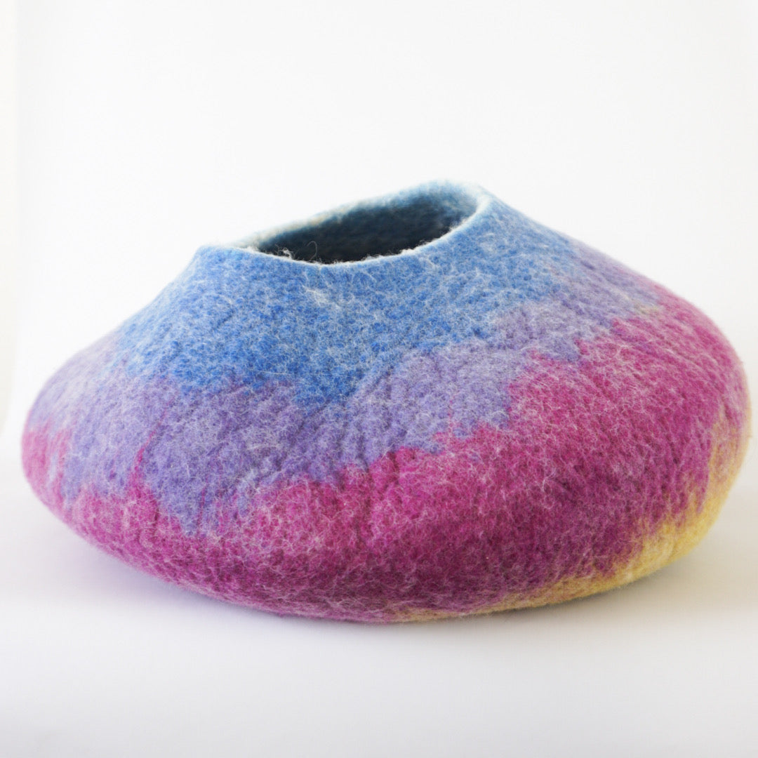 Australian Hand-Made 'Large' Kitty size Felt Pet Bed Pouch Pod for your Cat or Small Dog / Pet