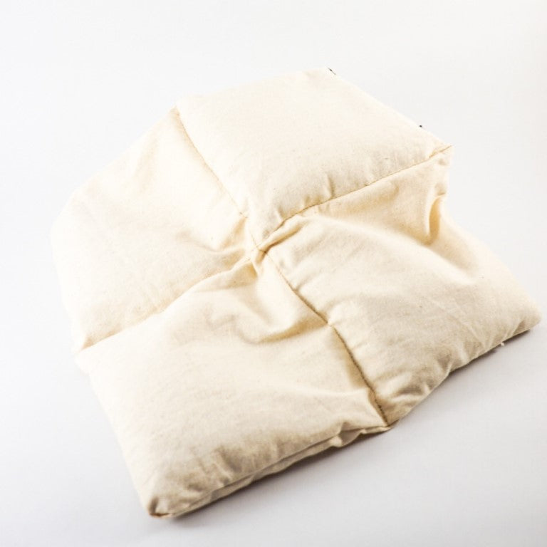 The salico bag is knitted on every side to keep the organic wheat secure.